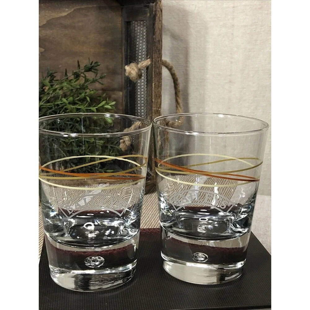 Baileys Original Irish Cream, Bubble Base Rocks Latte Ring Logo Glasses Set of 2
